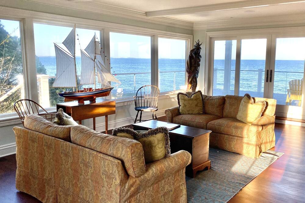 Photo of Livingroom in Cape Elizabeth