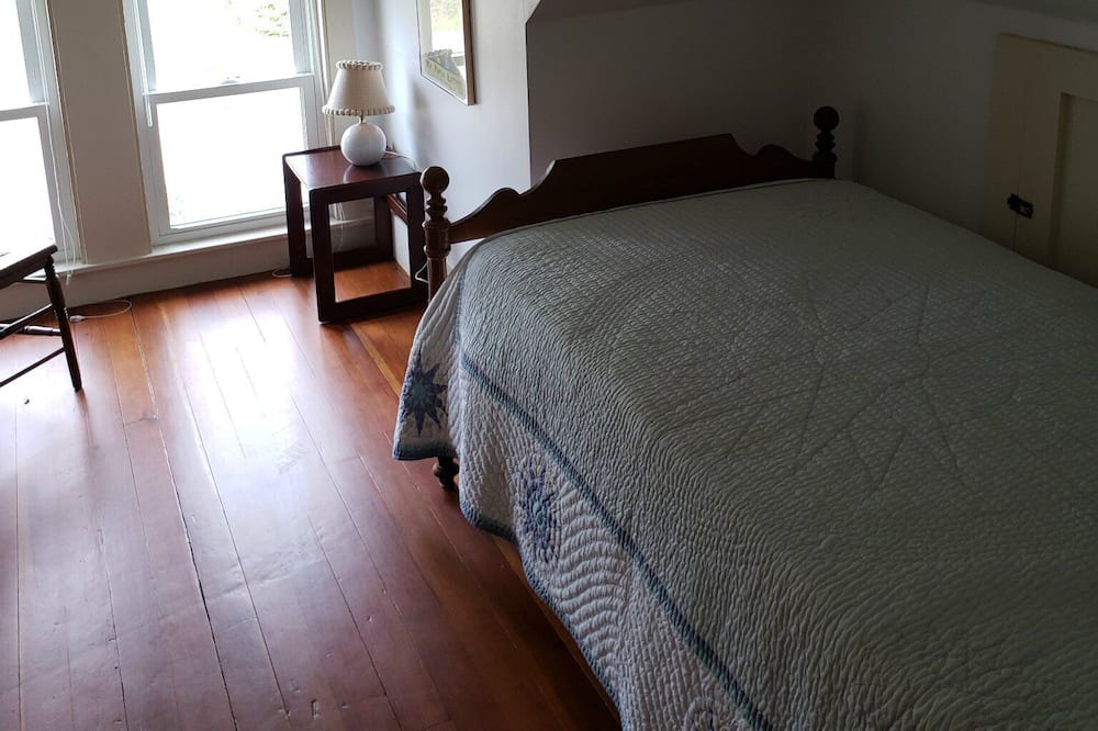 Photo of Bedroom in New Harbor