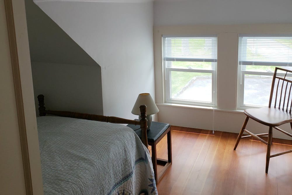 Photo of Bedroom in New Harbor