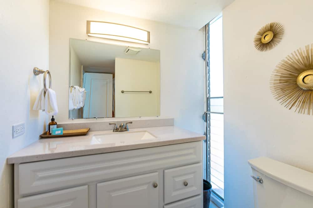 Photo of Bathroom in Maalaea