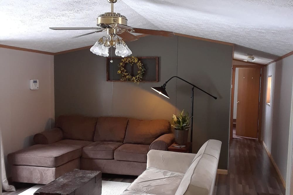 Photo of Livingroom in Genesee