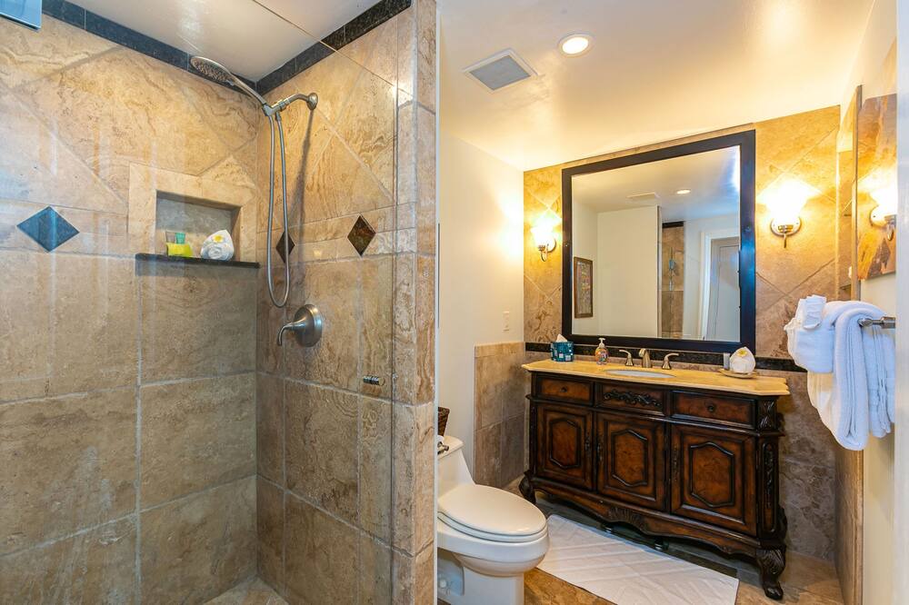 Photo of Bathroom in Wailea