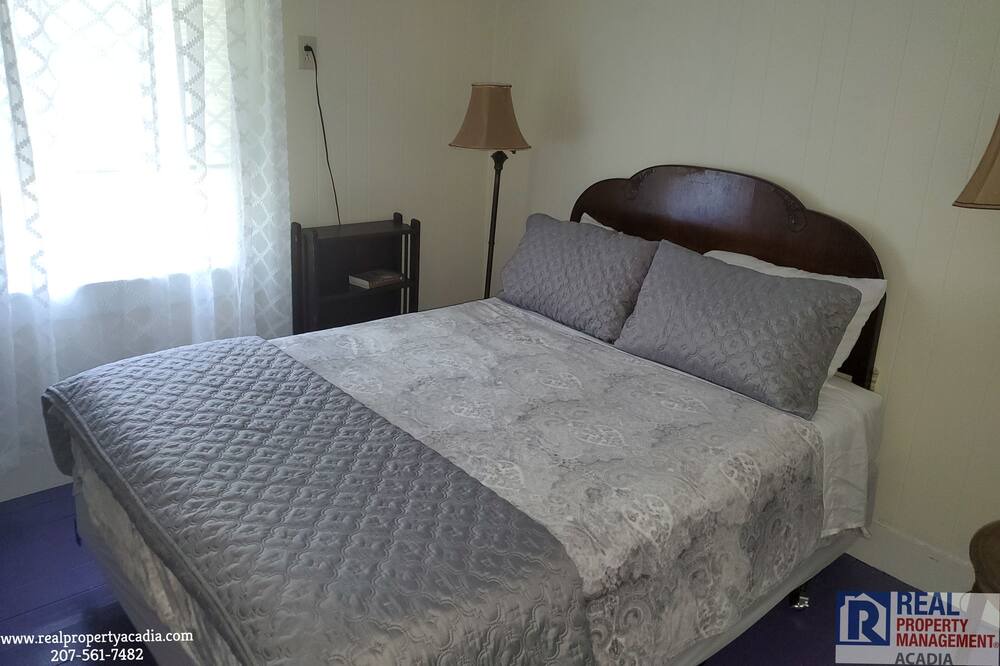 Photo of Bedroom in Ellsworth