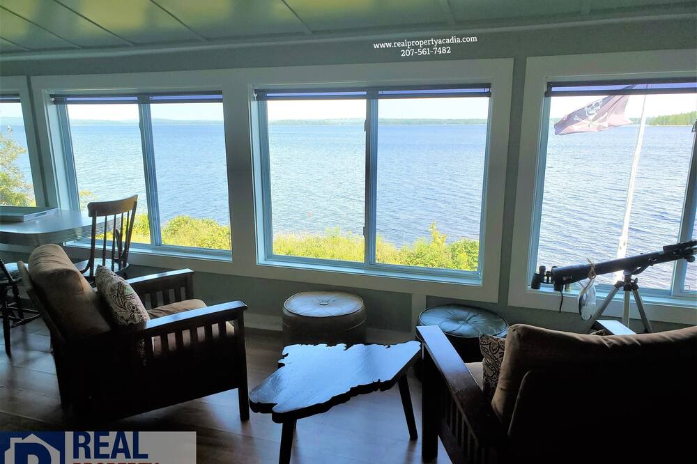 Photo of Livingroom in Ellsworth