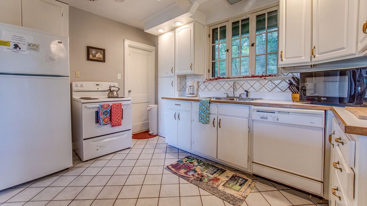 Photo of Kitchen in Town of Reading