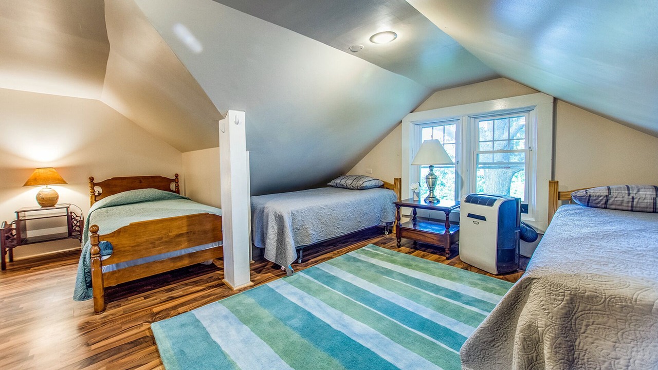 Photo of Bedroom in Town of Reading