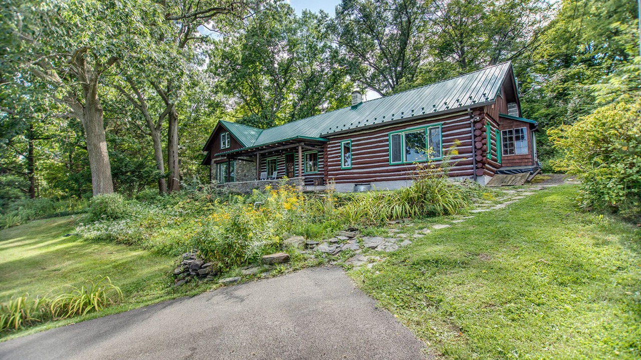 Photo of Outdoor in Town of Reading