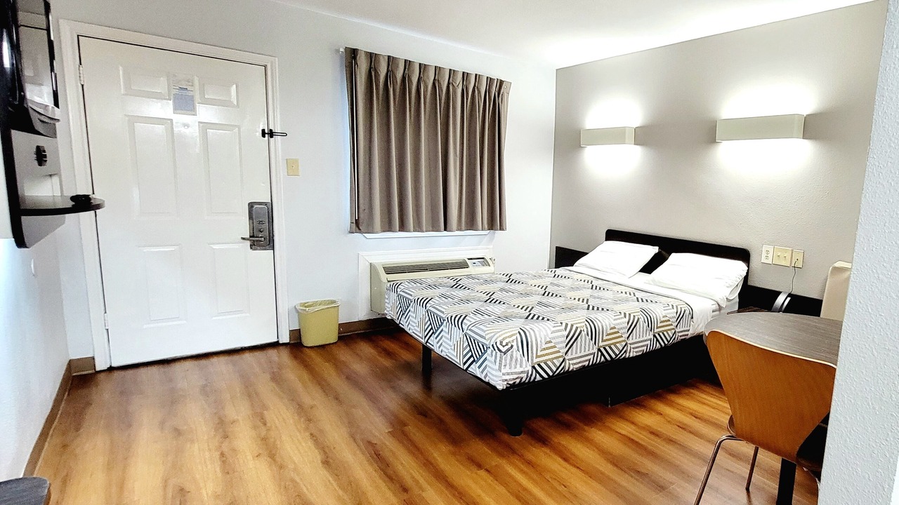 Photo of Bedroom in Sulphur Springs