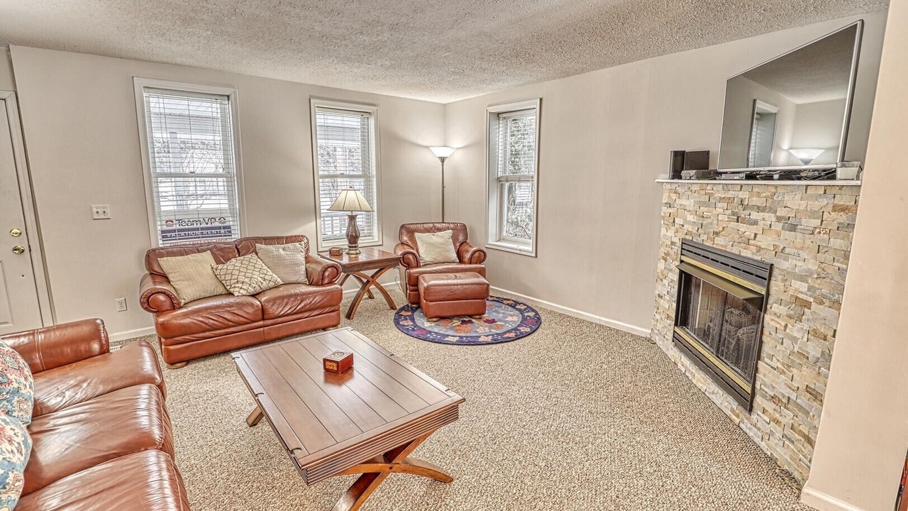 Photo of Livingroom in Ellicottville