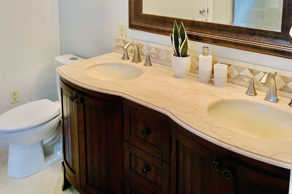 Photo of Bathroom in Naples Park