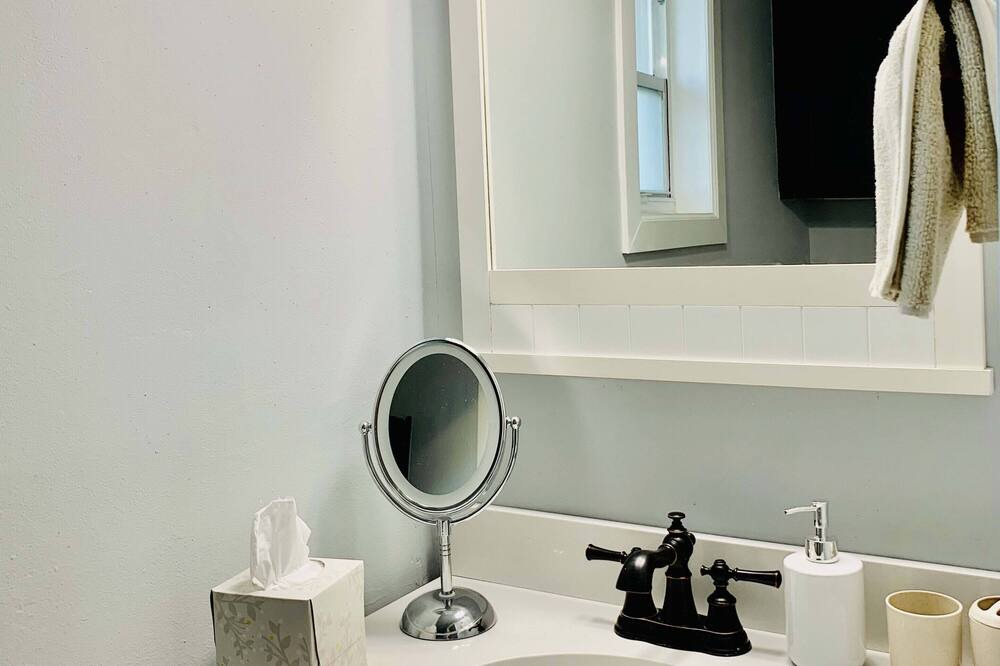 Photo of Bathroom in Naples Park