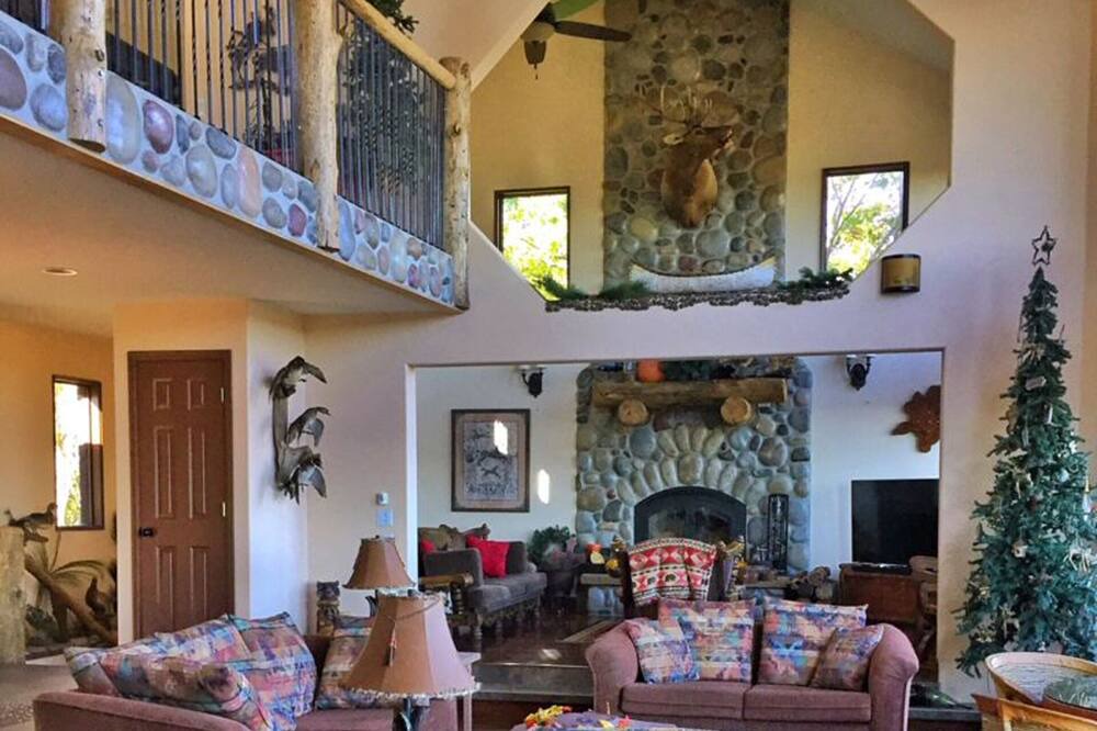 Photo of Livingroom in Kansas