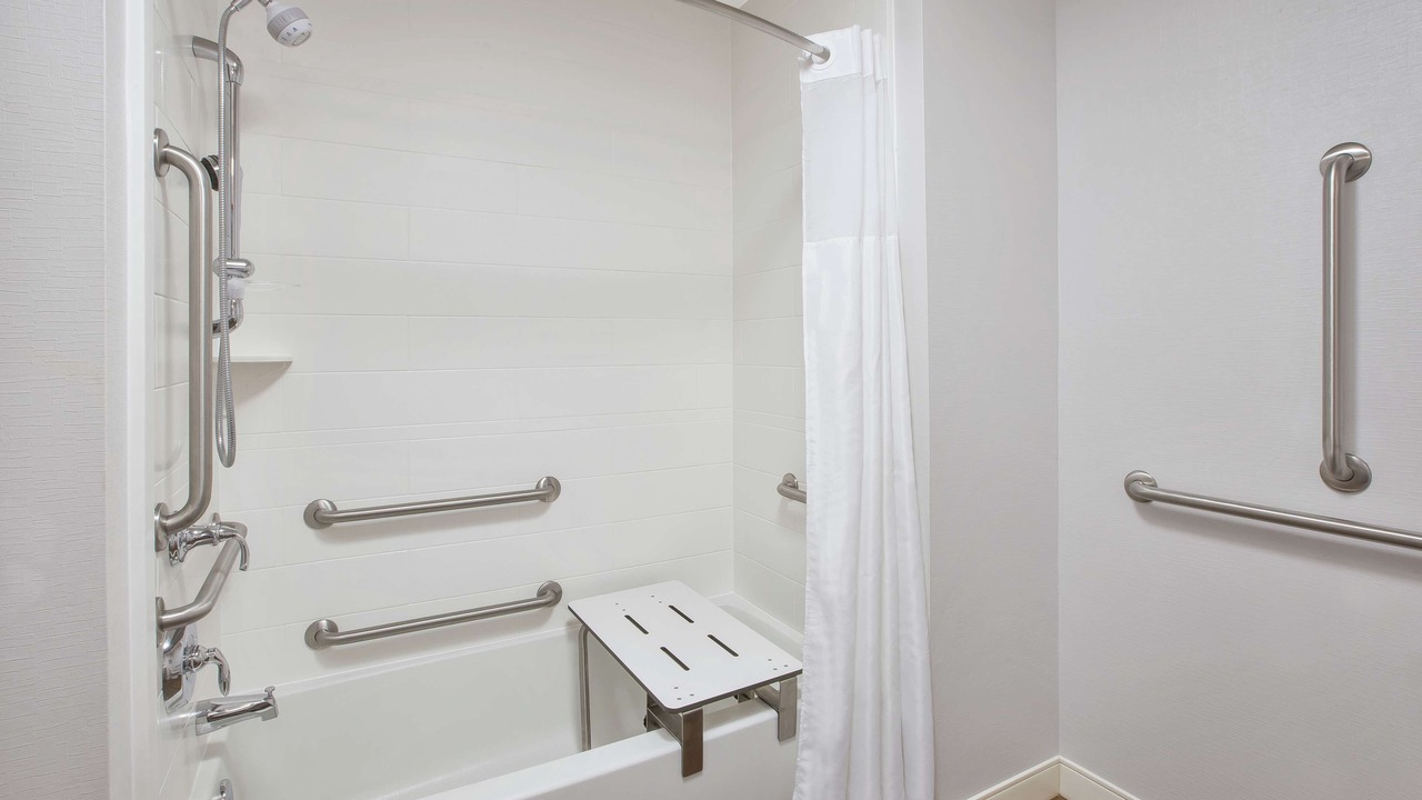 Photo of Bathroom in Oakwood Village
