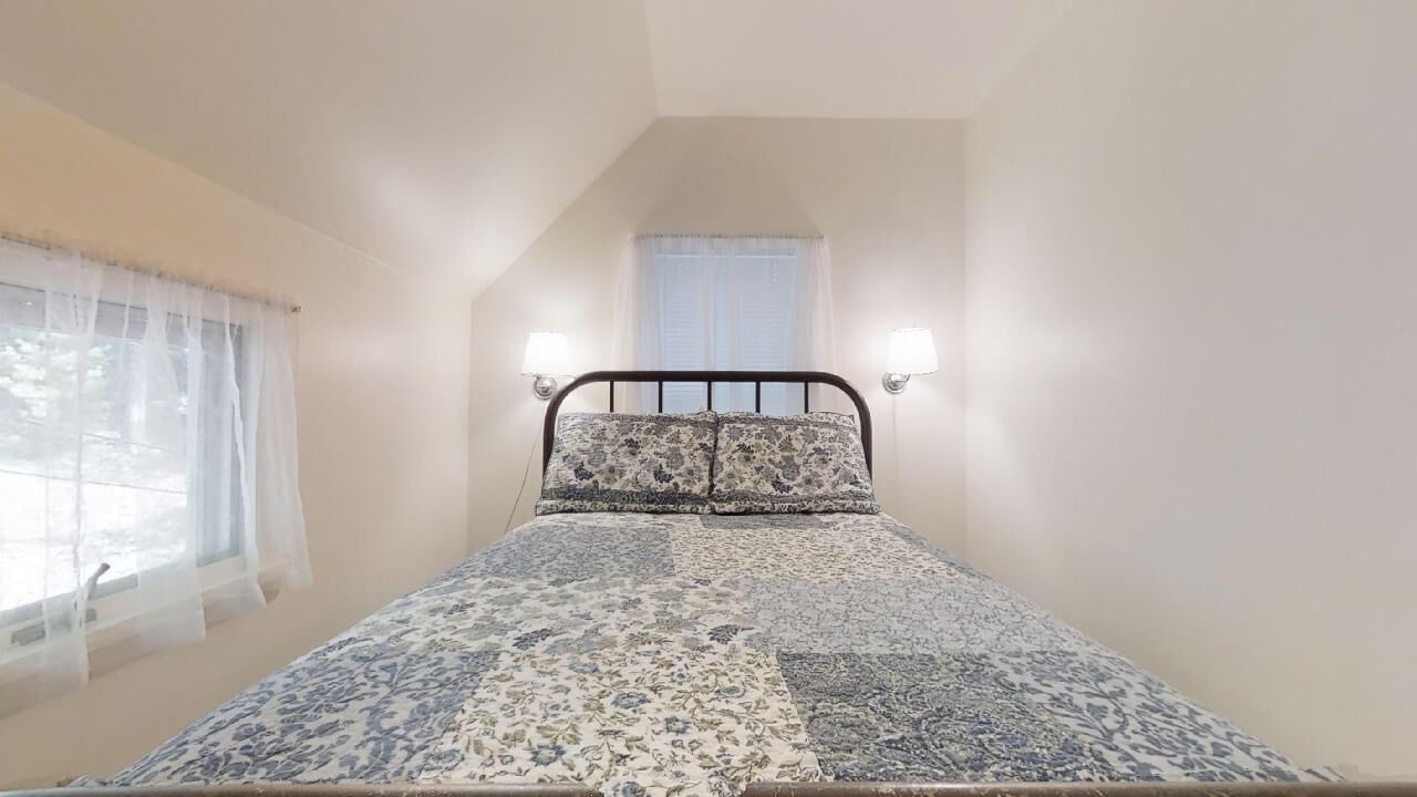Photo of Bedroom in Hammondsport