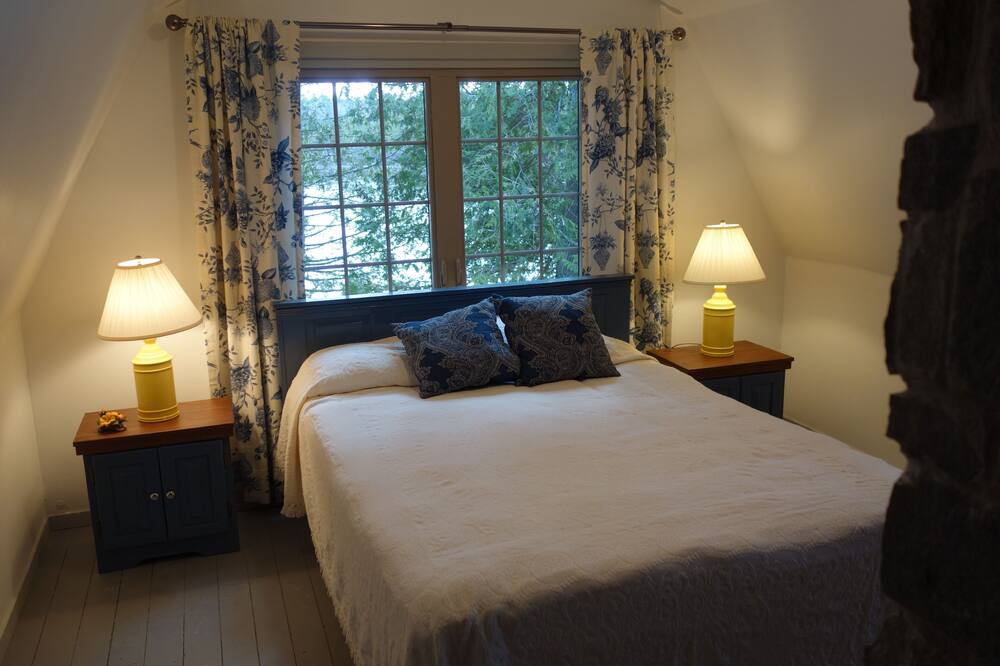 Photo of Bedroom in Wiscasset