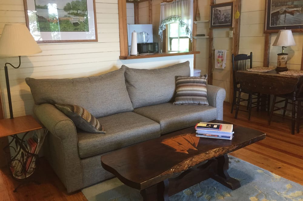 Photo of Livingroom in Newport