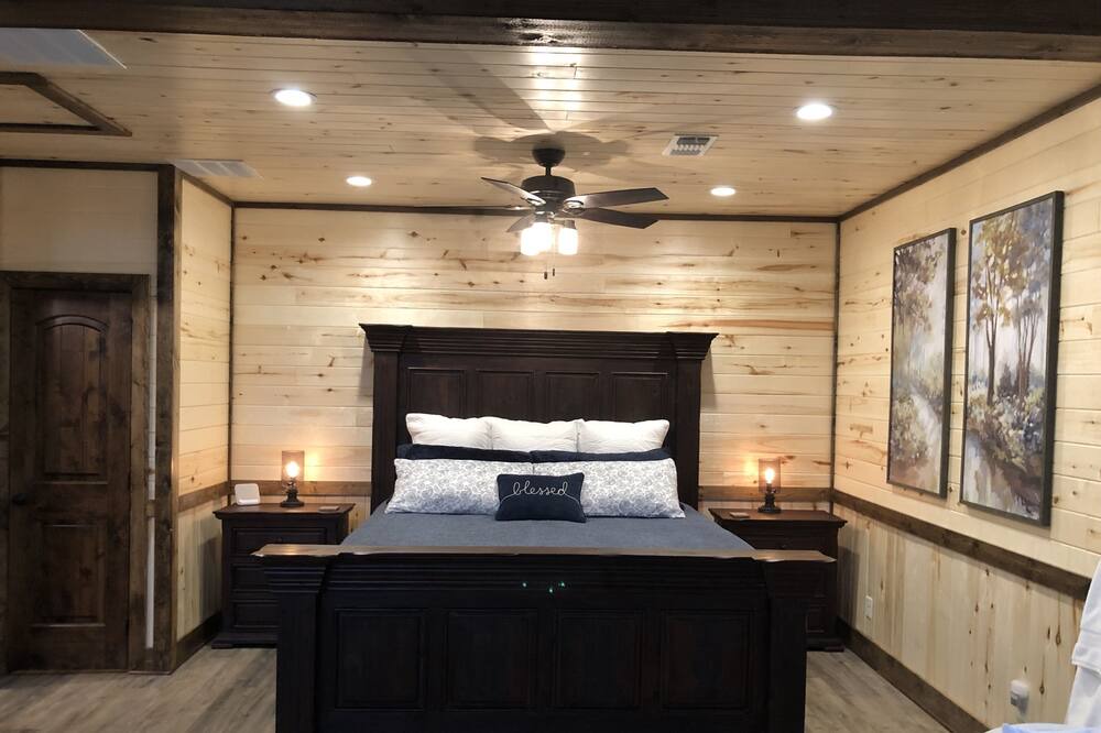Photo of Bedroom in Wills Point