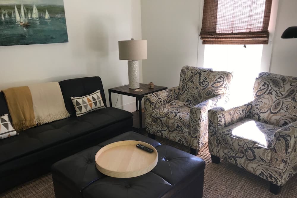 Photo of Livingroom in Monson