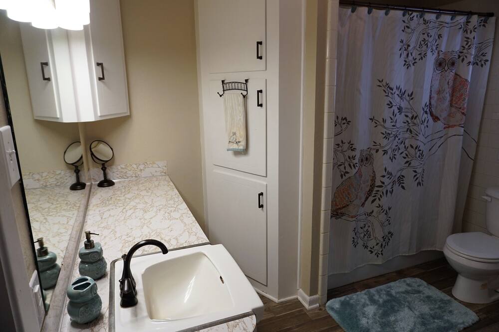 Photo of Bathroom in Avinger