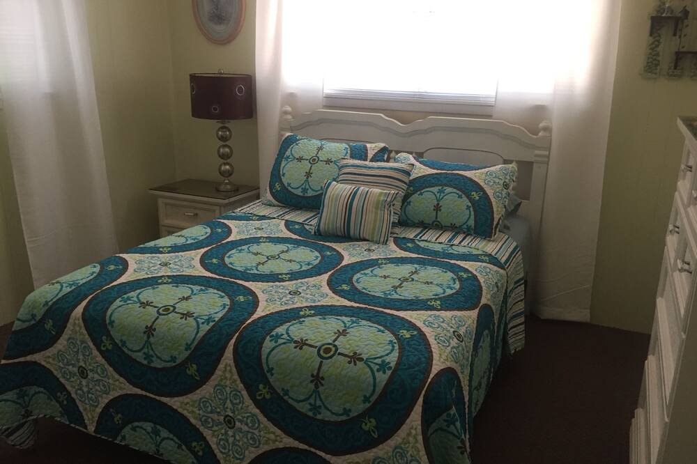 Photo of Bedroom in Avinger