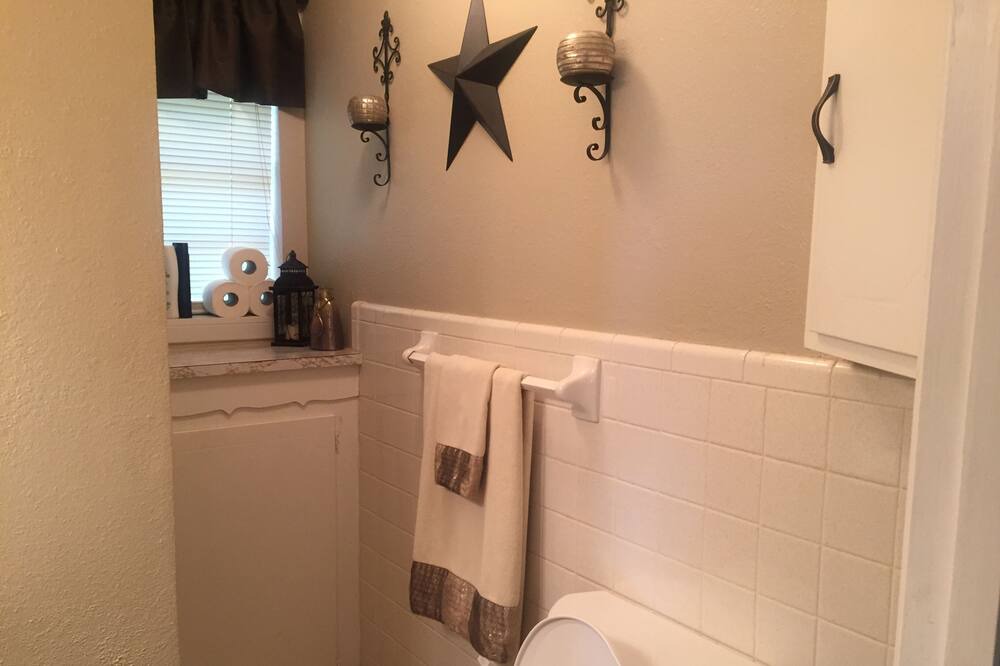 Photo of Bedroom in Avinger