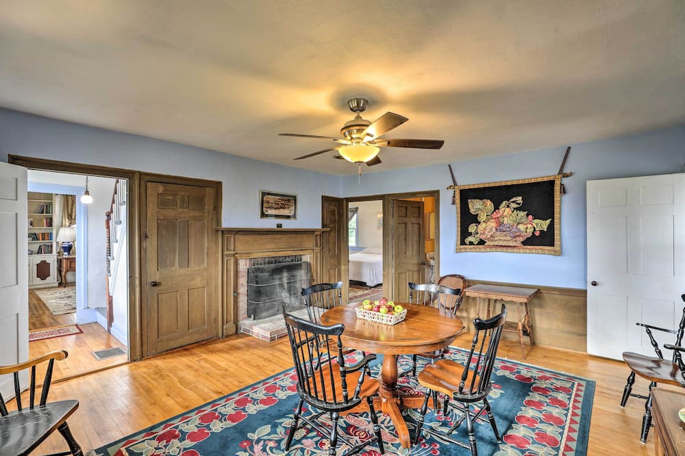Photo of Bedroom in Greene