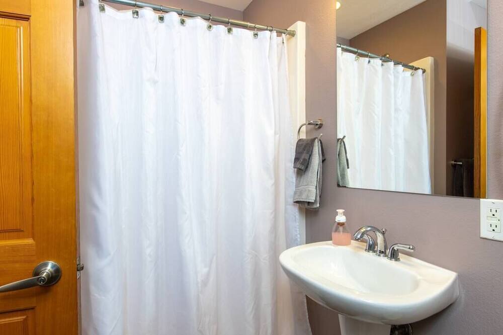 Photo of Bathroom in Homer