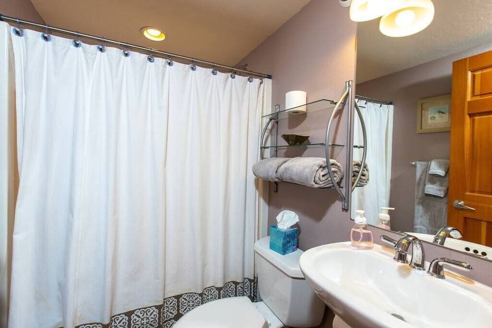 Photo of Bathroom in Homer