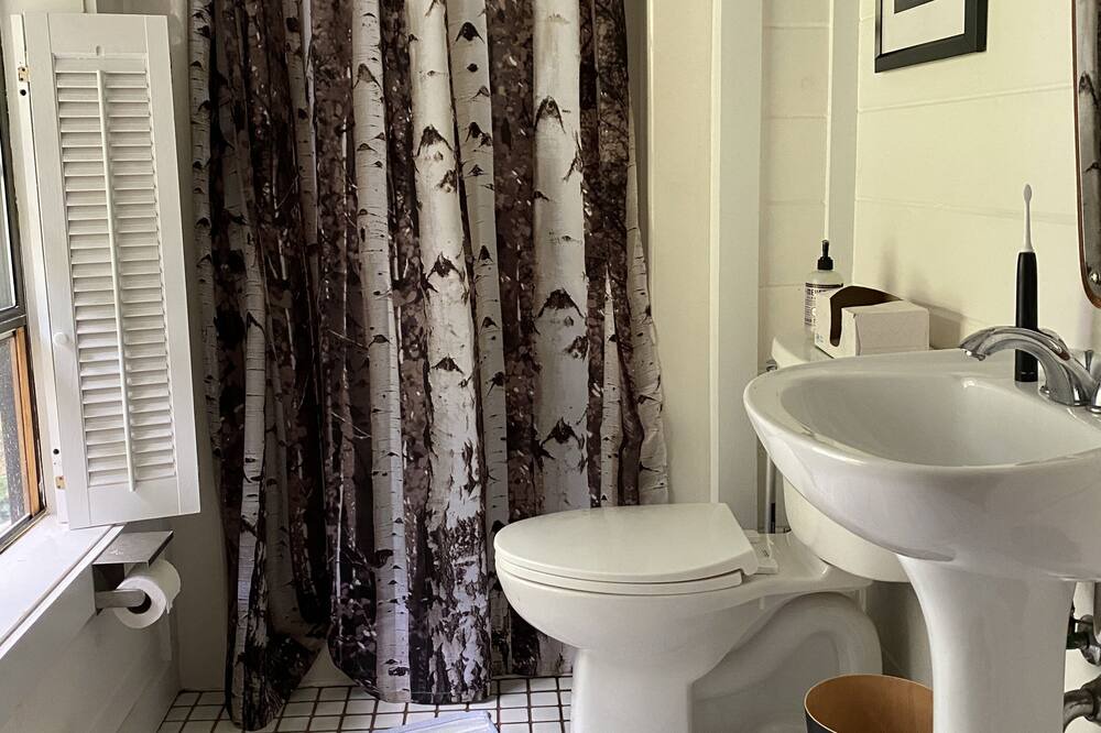 Photo of Bathroom in Boothbay Harbor