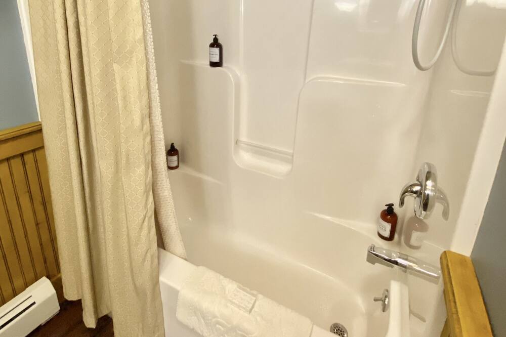 Photo of Bathroom in Embden