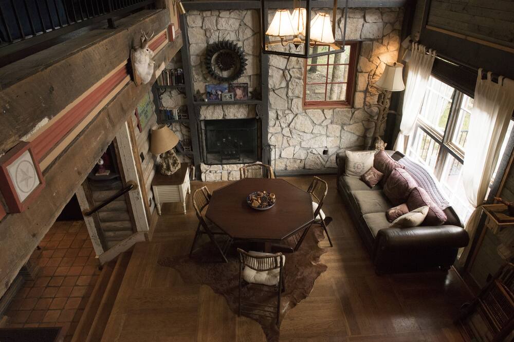 Photo of Livingroom in Cumby