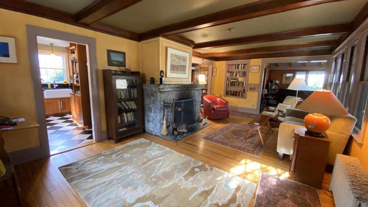 Photo of Livingroom in Loveitts Field