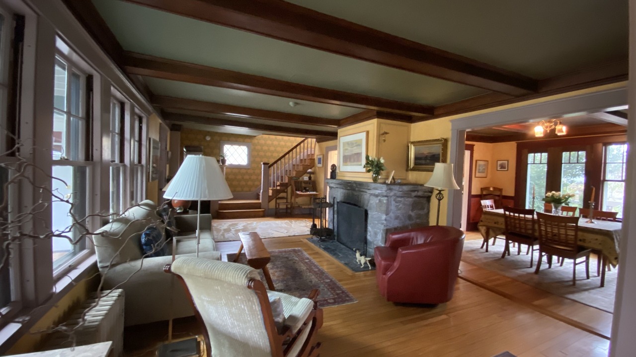 Photo of Livingroom in Loveitts Field