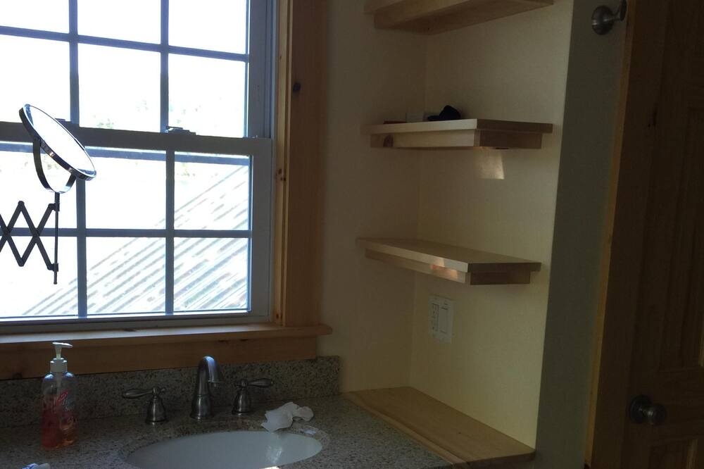 Photo of Bathroom in Hanover