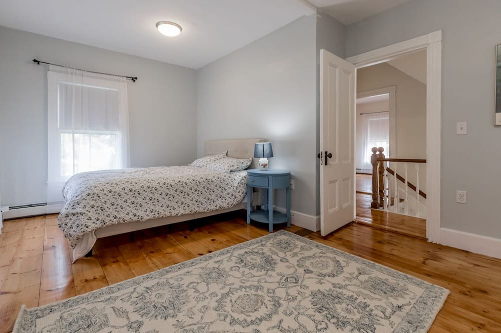 Photo of Bedroom in Loveitts Field
