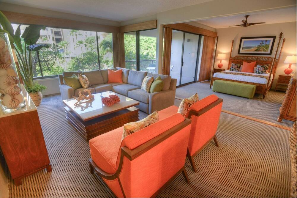 Photo of Livingroom in Kahana