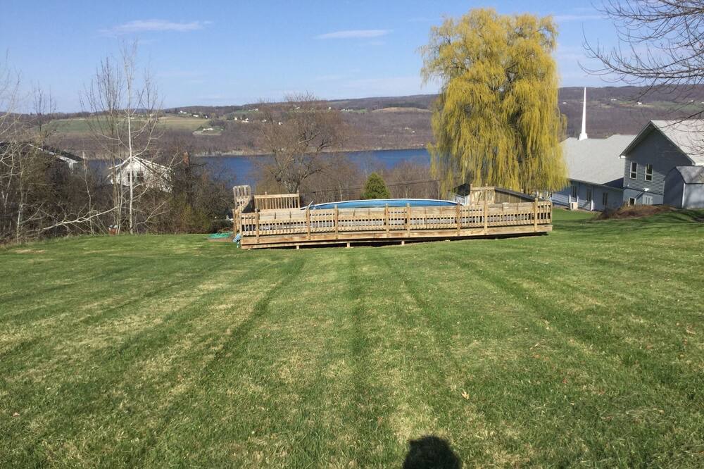 Photo of Outdoor in Town of Reading