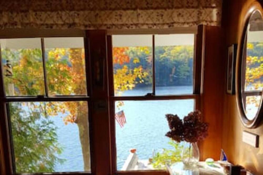 Photo of Bedroom in Boothbay