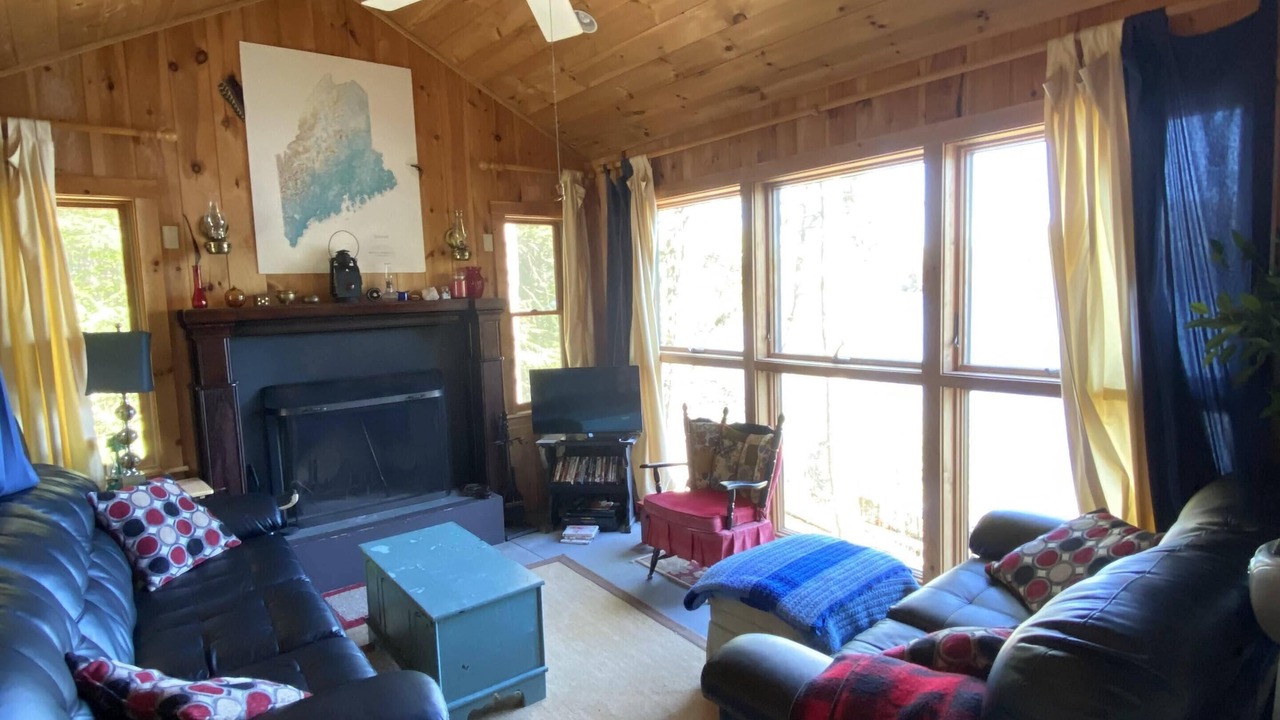 Photo of Livingroom in Bryant Pond