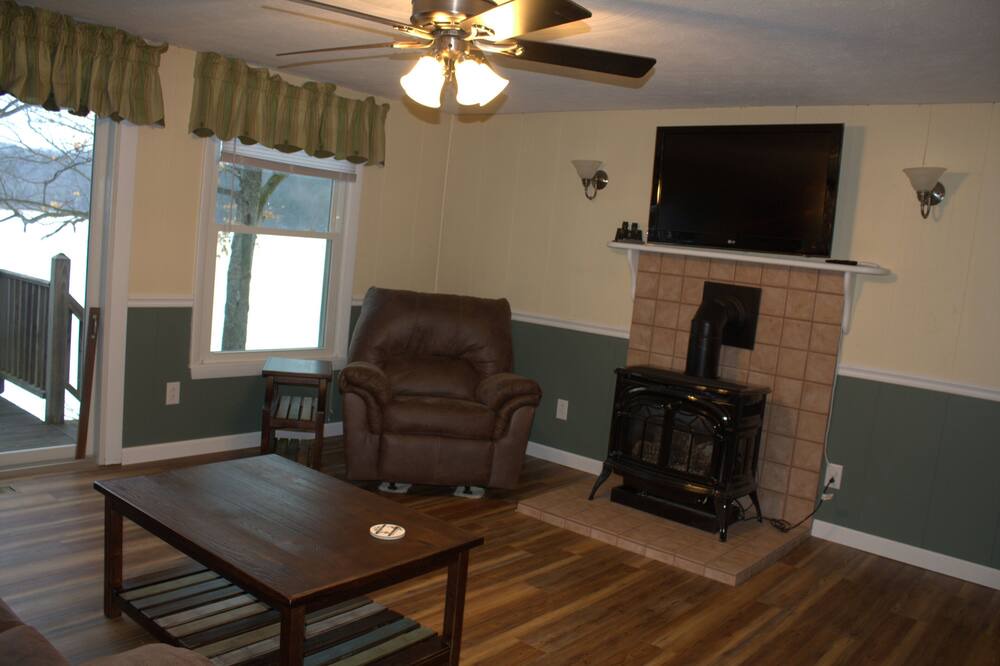 Photo of Livingroom in Monmouth