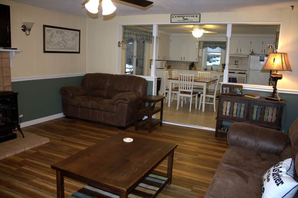 Photo of Livingroom in Monmouth