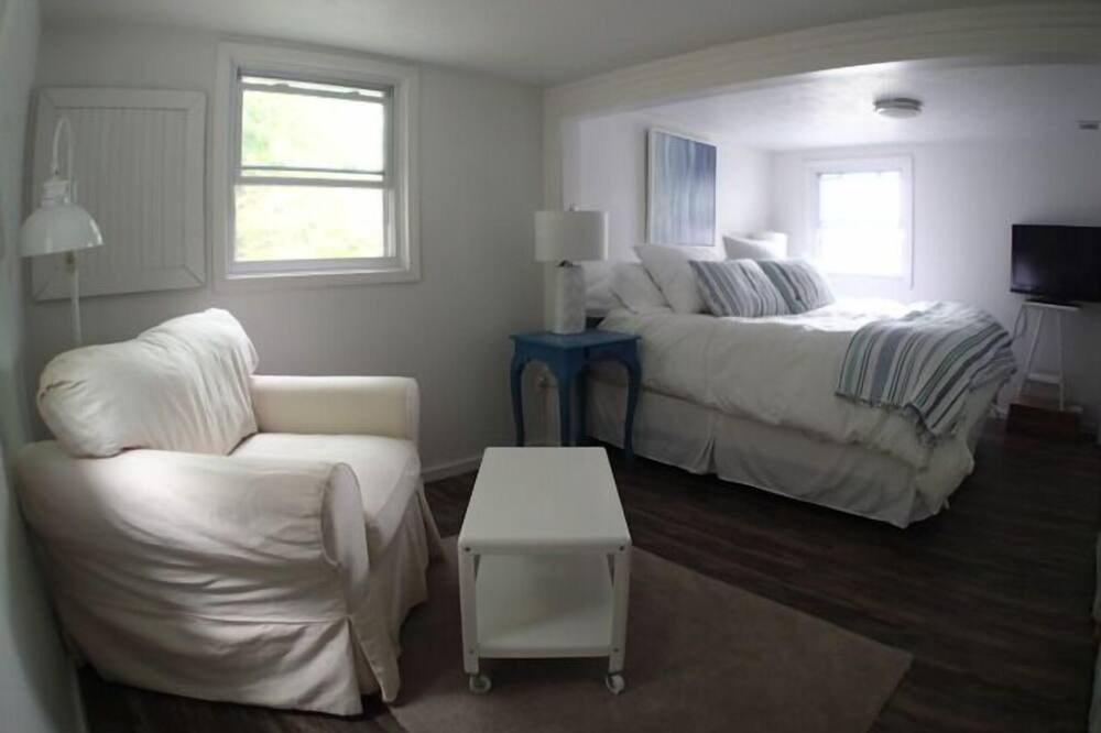 Photo of Bedroom in Saratoga Springs