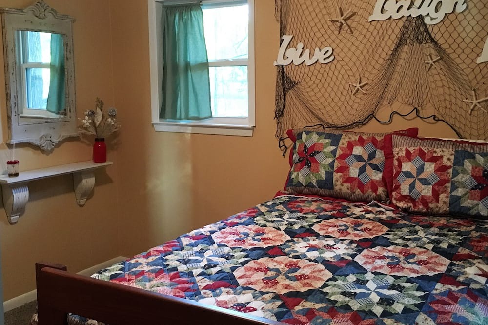 Photo of Bedroom in Flint