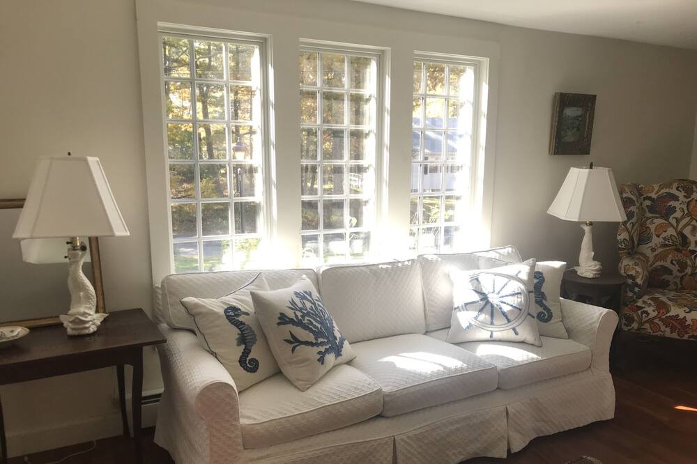 Photo of Livingroom in Cape Porpoise