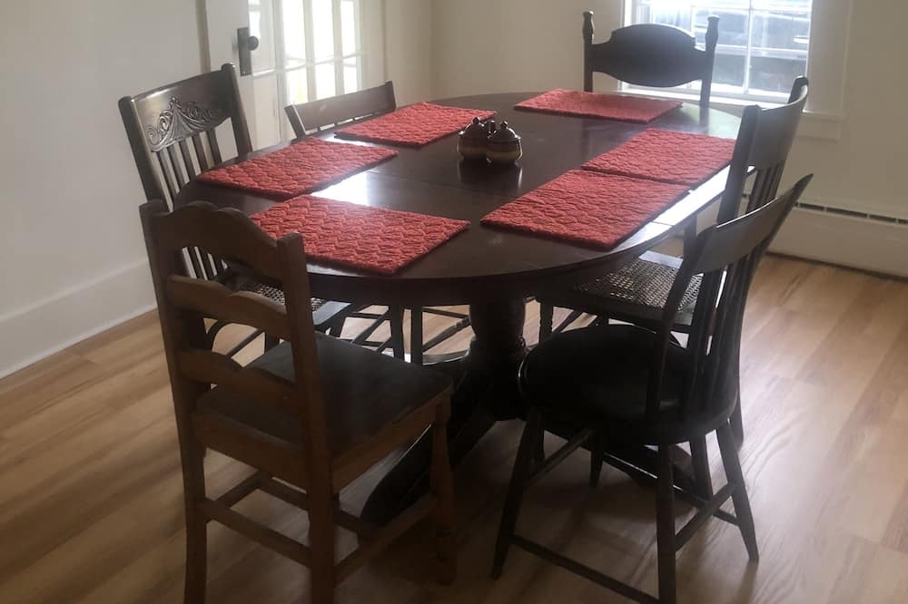 Photo of Kitchen in Center Lovell