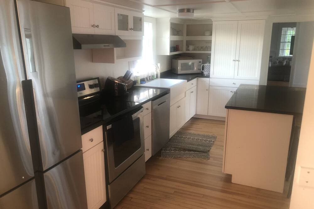 Photo of Kitchen in Center Lovell
