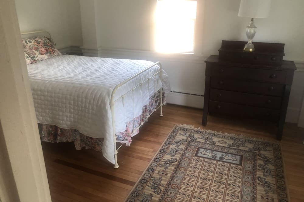 Photo of Bedroom in Center Lovell