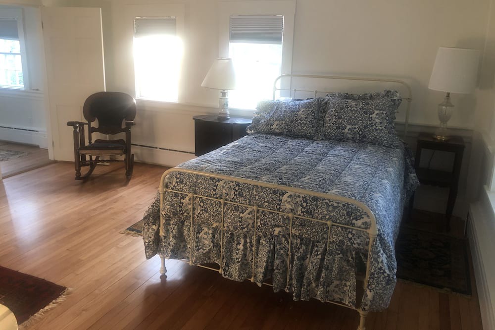 Photo of Bedroom in Center Lovell