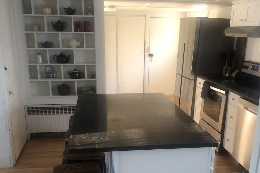 Photo of Kitchen in Center Lovell