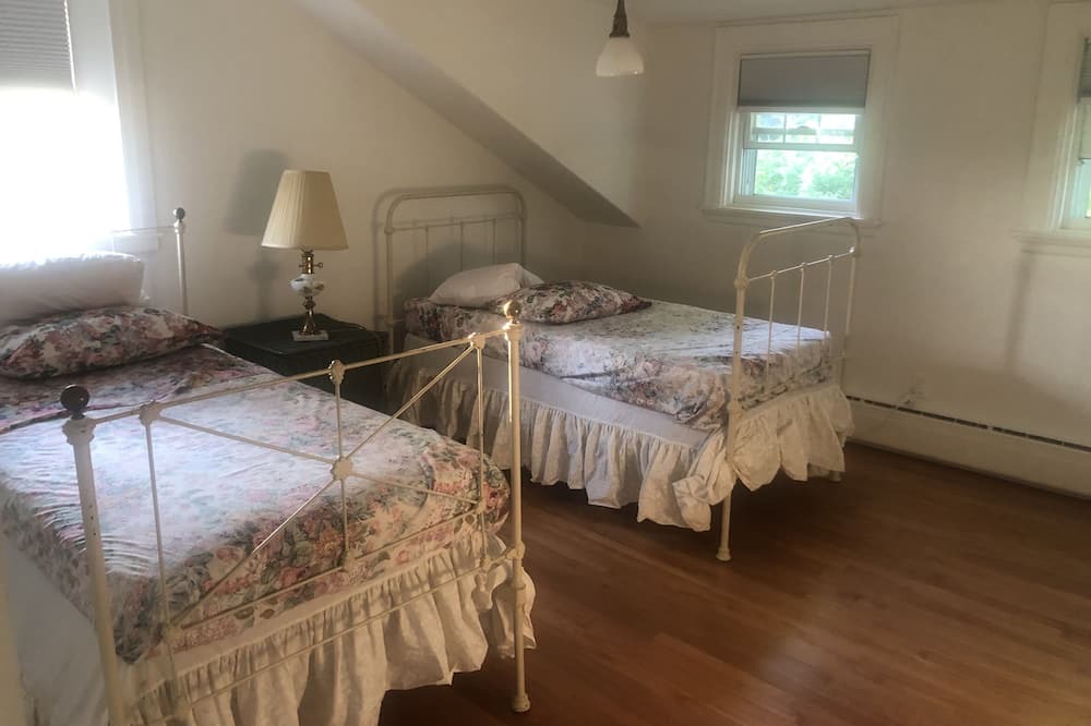 Photo of Bedroom in Center Lovell